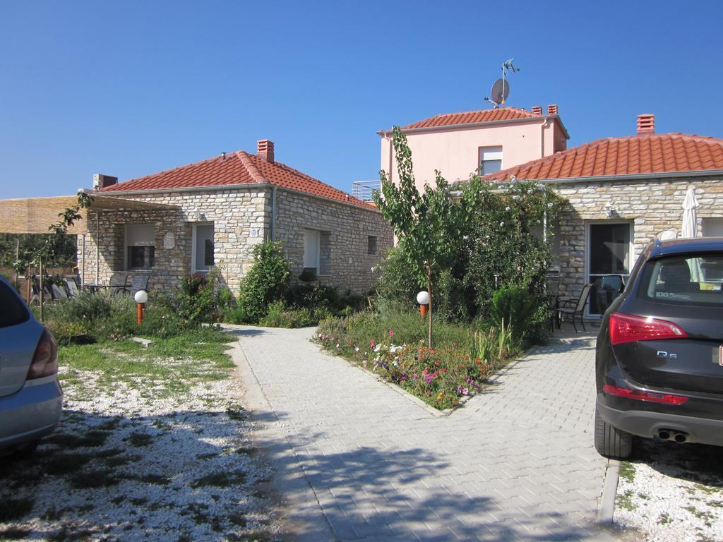 Petra Houses Потос Екстериор снимка